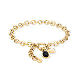 Fynch-Hatton Armband bestehend aus einer flachen, goldenen Gliederkette mit Herzcharm und schwarzem Schmuckstein; Produktbild