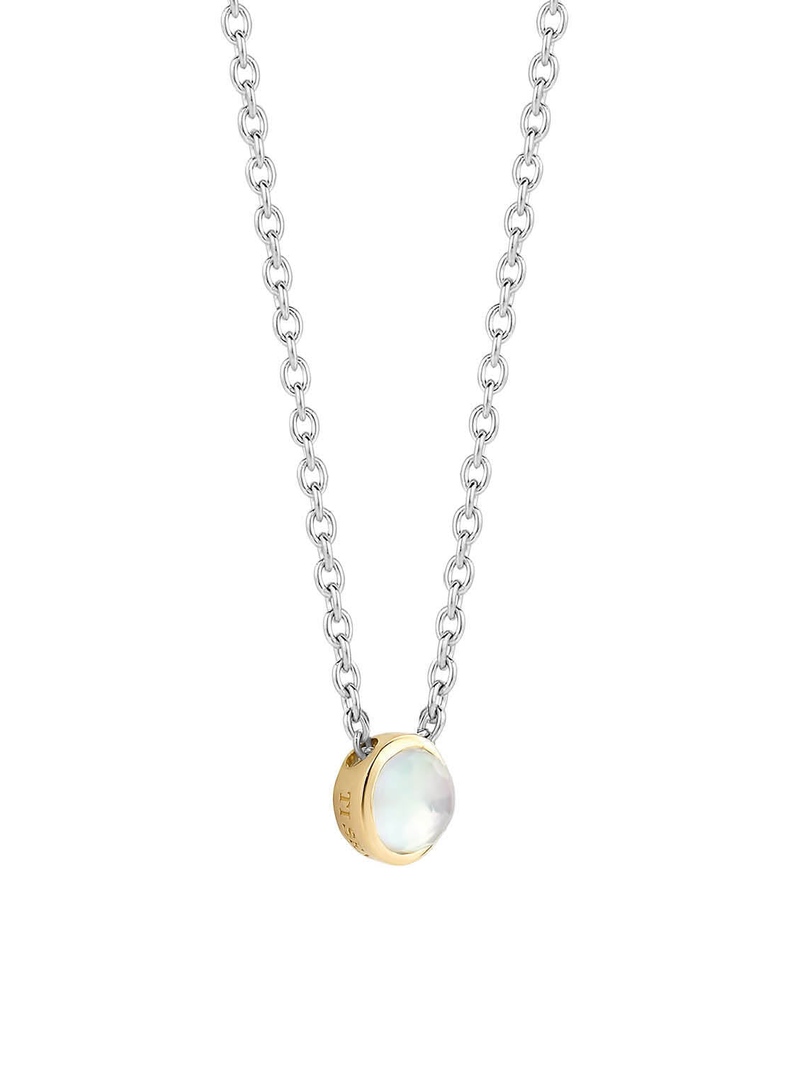 Die Ti Sento Milano Halskette - The Perlmutt Pendant besteht aus einer Silberkette mit einem kleinen runden Anhänger, der mit einer goldenen Lünette und weiß schillerndem Perlmutt akzentuiert ist. Der Anhänger ist aus 925er Sterlingsilber von Ti Sento Milano gefertigt.