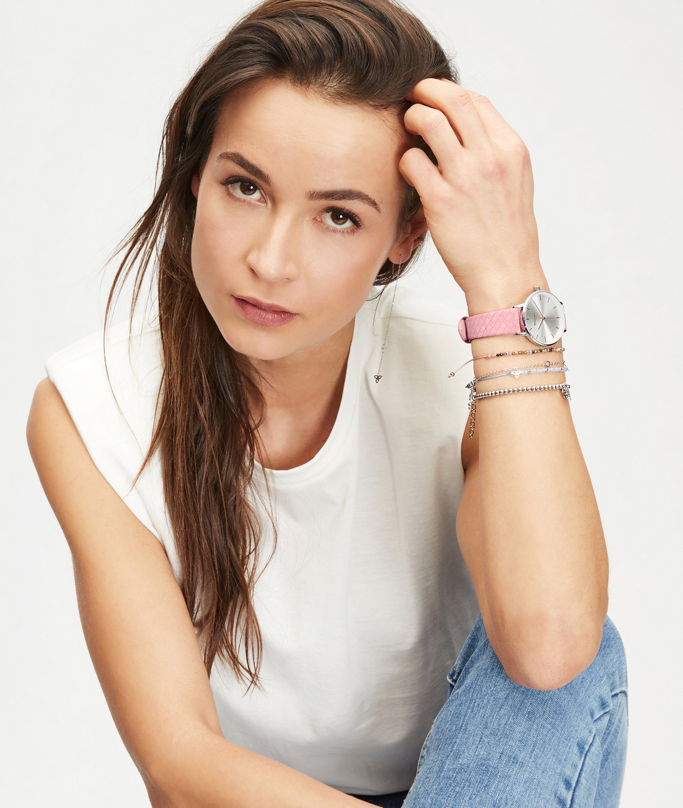 Tamaris Beads-Armband mit Stoffband, Aquamarin-Beads und Silberdetails Tragebild