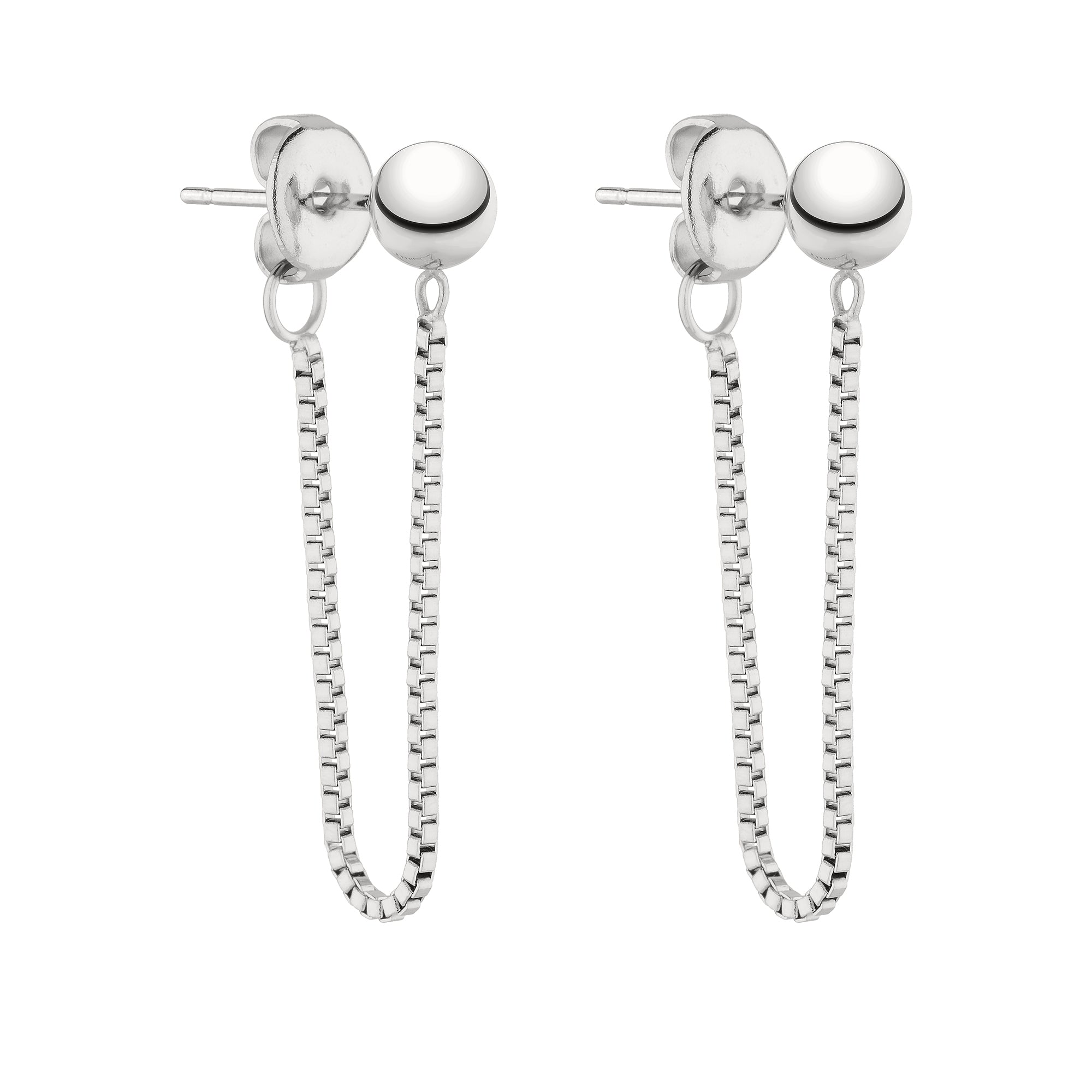 Silberne Ohrstecker mit einer schmalen, kastenförmigen Kettenschleife, inspiriert von LIEBESKIND BERLIN Ohrhänger - The Chain von Liebeskind Berlin - ein auffälliges Trendteil.