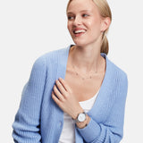 Tamaris Armband mit feiner Kette und mehreren kleinen Herzanhängern in der Farbe silber Tragebild