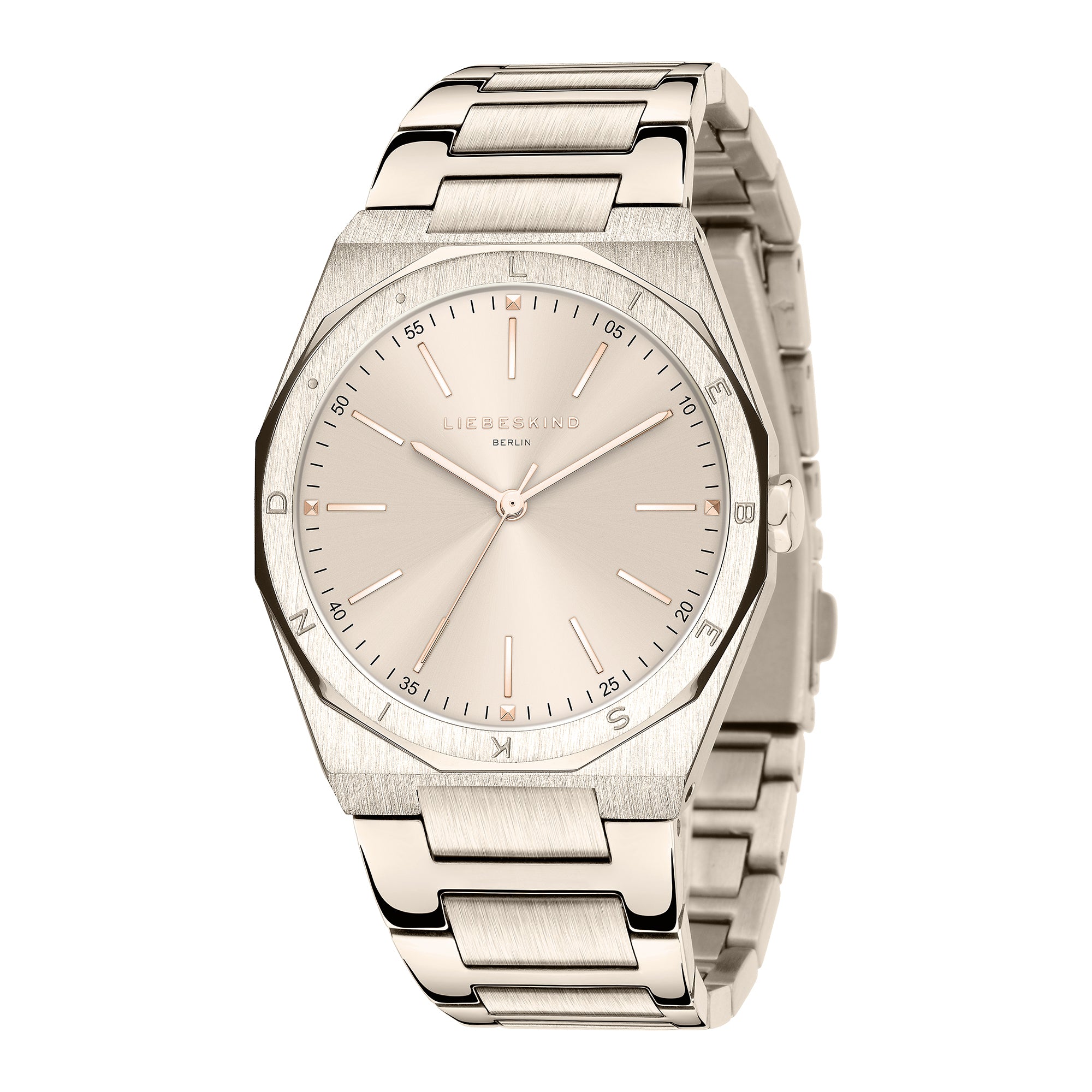 Die LIEBESKIND BERLIN Armbanduhr - The Classic Must-Have ist eine schlichte, silberne Armbanduhr mit rundem, minimalistischem Zifferblatt, einfachen Stundenmarkierungen, passendem Metallgliederband und der Marke Liebeskind Berlin auf dem Zifferblatt.
