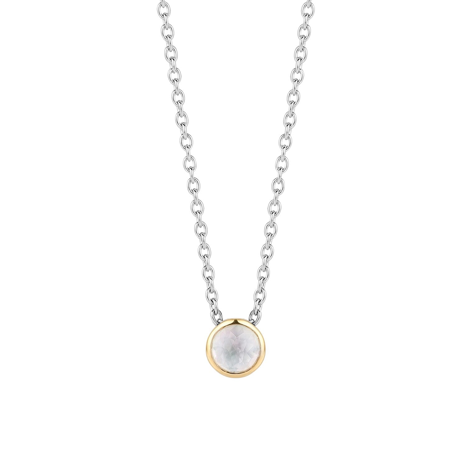 Die Ti Sento Milano Halskette - The Perlmutt Pendant aus 925er Sterlingsilber trägt einen runden Perlmutt-Anhänger in goldfarbener Fassung und wird von der Marke Ti Sento Milano auf schlicht weißem Hintergrund präsentiert.