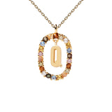 PDPaola Halskette - Your Letter Q: Goldene Kette mit ovalem, mehrfarbigem Anhänger und goldenem Q-Charm der Trendmarke PDPaola.
