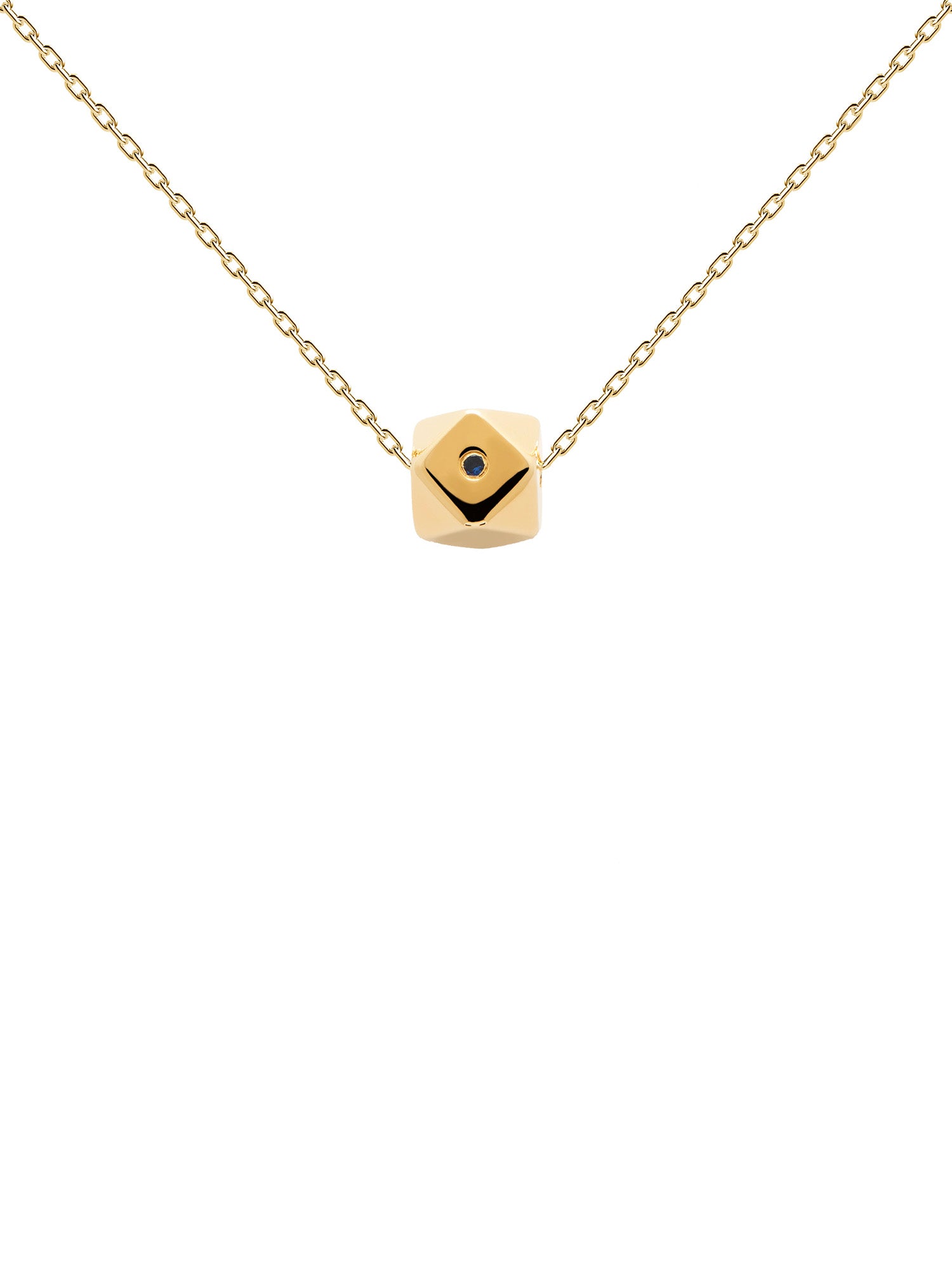 PDPaola Halskette bestehend aus einer goldenen Ankerkette und einem goldenen Anhänger in geometrischer Form; Produktbild