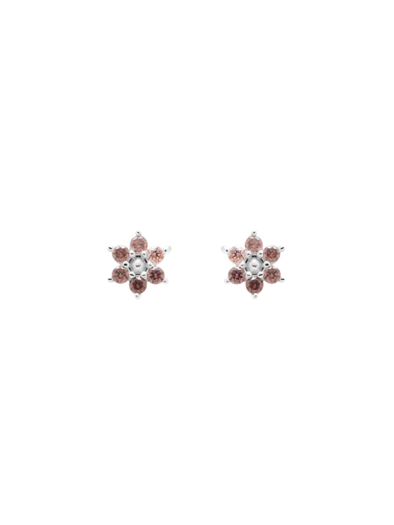 PDPaola Ohrstecker - The Mini Flower: Silberne Blüten-Studs von PDPaola mit rosa und weißen Steinen in zartem Blumenmuster.