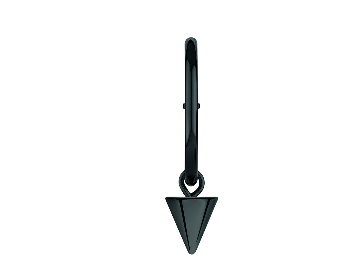 Der Creolen-Ohrring "The Cone" von Liebeskind Berlin besteht aus einem schwarzen Reif mit einem baumelnden, dreidimensionalen, kegelförmigen Anhänger auf weißem Hintergrund.