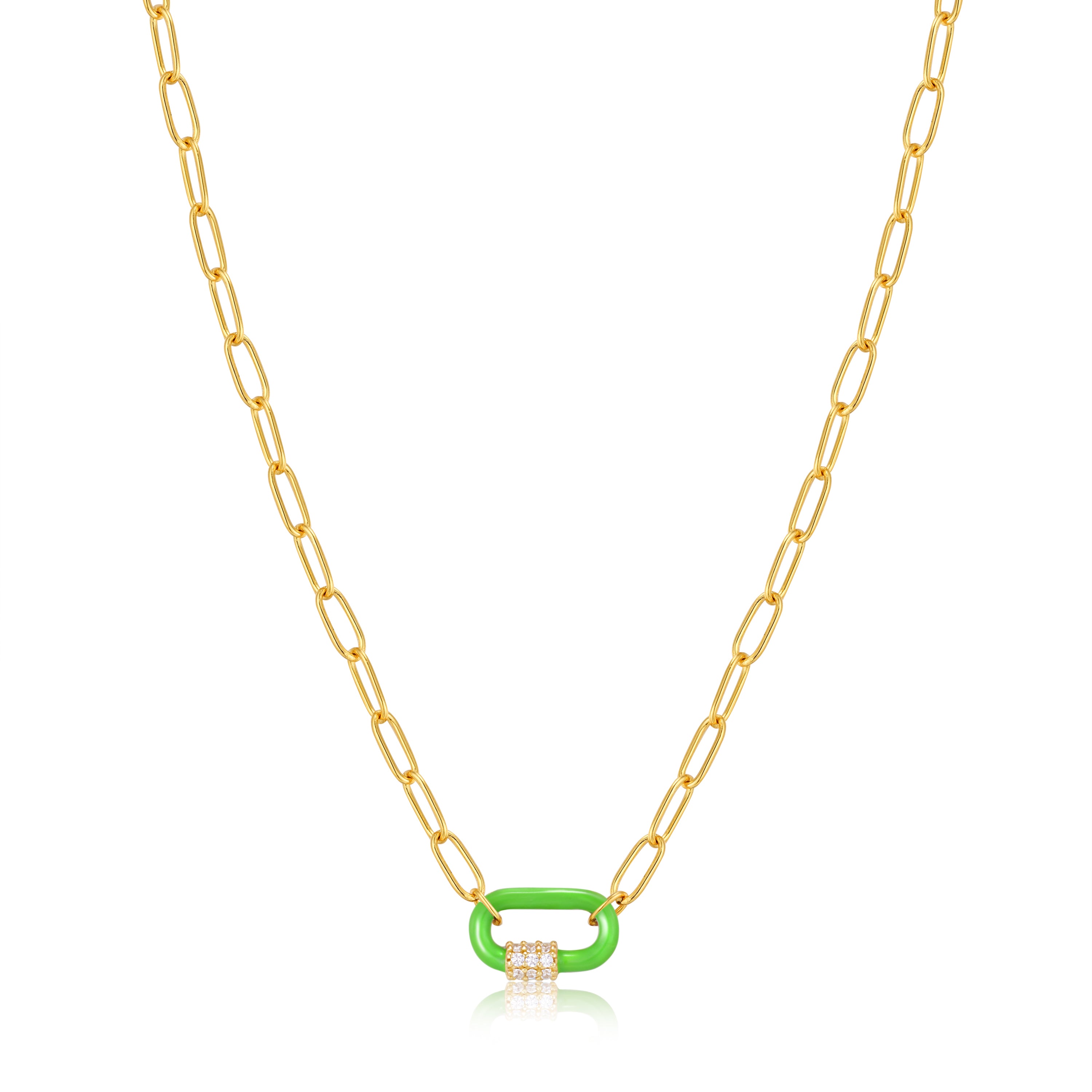 Die Ania Haie Halskette - Neon Green Carabiner von Ania Haie verfügt über eine goldene Kette mit einem neongrünen ovalen Glied und einem diamantbesetzten Akzent, der sie zum perfekten stylischen Festival-Accessoire macht.