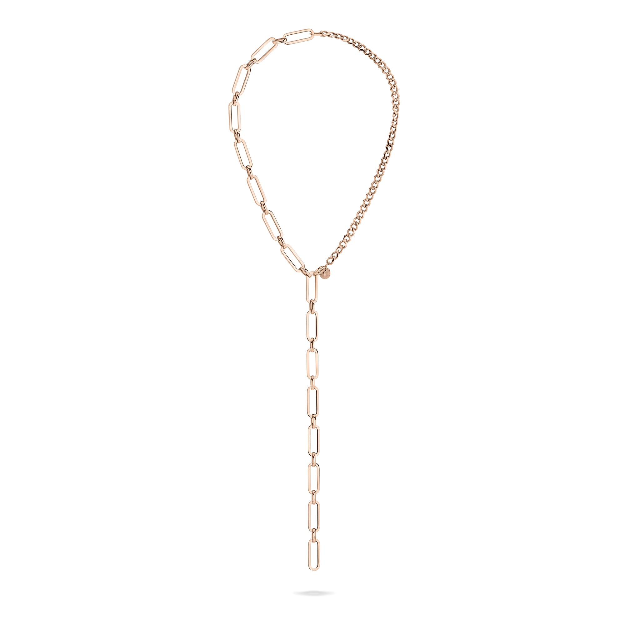 LIEBESKIND BERLIN Halskette - Wear it Different: Eine goldene Halskette von Liebeskind Berlin mit gemischten Kettengliedern - eine Seite klobig, eine Seite fein - auf weißem Hintergrund.
