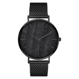 Liebeskind Berlin Armbanduhr mit schwarzem Perlmutt-Zifferblatt, schwarzen Indizes, schwarzem Gehäuse und schwarzem Meshband; Produktbild