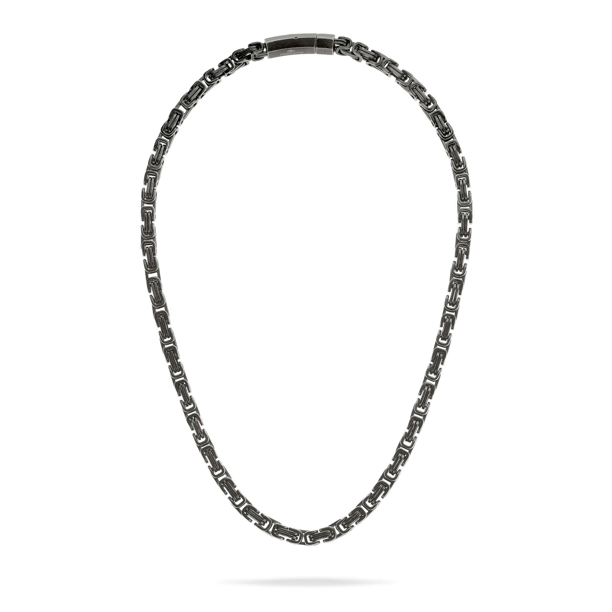 Die Fynch-Hatton Halskette - The King Chain ist eine silberne Edelstahlkette mit einem geometrischen Gliedermuster auf weißem Hintergrund.