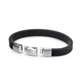 Fynch-Hatton Armband aus einem schlichten schwarzen Lederband mit Motto-Prägung; Zusatzbild