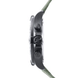 Fynch-Hatton Armbanduhr mit schwarzem Zifferblatt, Chronographenwerk, schwarzem Gehäuse mit aufgesetztem Topring und schwarzem Lederband; Seitenansicht