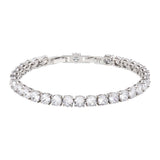 Das Amen Armband - Tennis von Amen ist ein Silberarmband aus 925er Sterlingsilber mit einer durchgehenden Reihe von runden, klaren Edelsteinen.