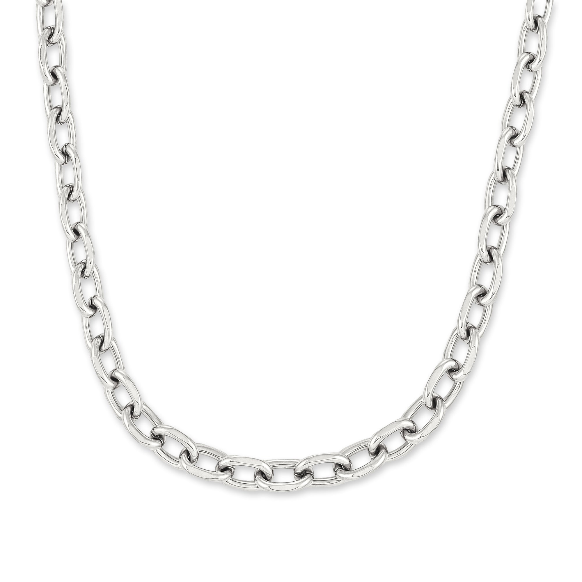 Die COPENHAGEN STUDIOS Halskette - Basic Chains von Copenhagen Studios besteht aus klobigen, ovalen Gliedern und ist ein echtes Statement, das elegant auf weißem Grund präsentiert wird.