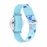 Cool Time Kids Armbanduhr mit rosa Indizes, silbernem Gehäuse und blauem Textilband mit blauen und rosa Blumen; Rückansicht