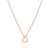 Tamaris Halskette - The Love Heart von Tamaris in Roségold mit filigranem, herzförmigem Anhänger vor weißem Hintergrund.