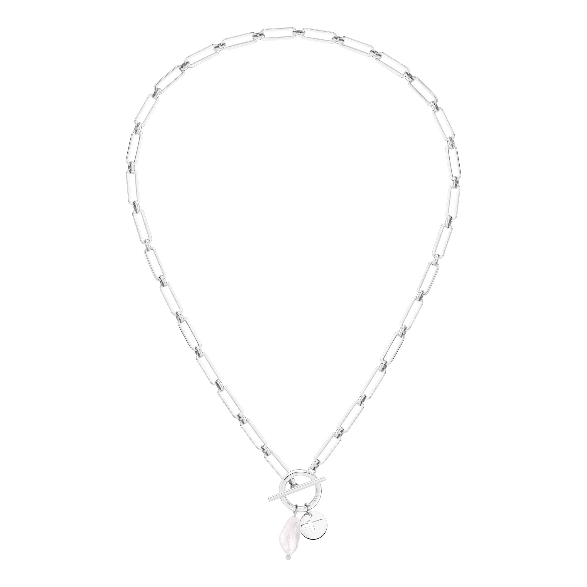 Tamaris Halskette bestehend aus einer silbernen Gliederkette mit Logo-Charm, Freshwater Pearl und T-Bar-Verschluss; Produktbild