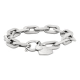 Liebeskind Berlin Armband bestehend aus einer silbernen, groben Gliederkette und einem Herzanhänger mit grafischen Elementen; Produktbild