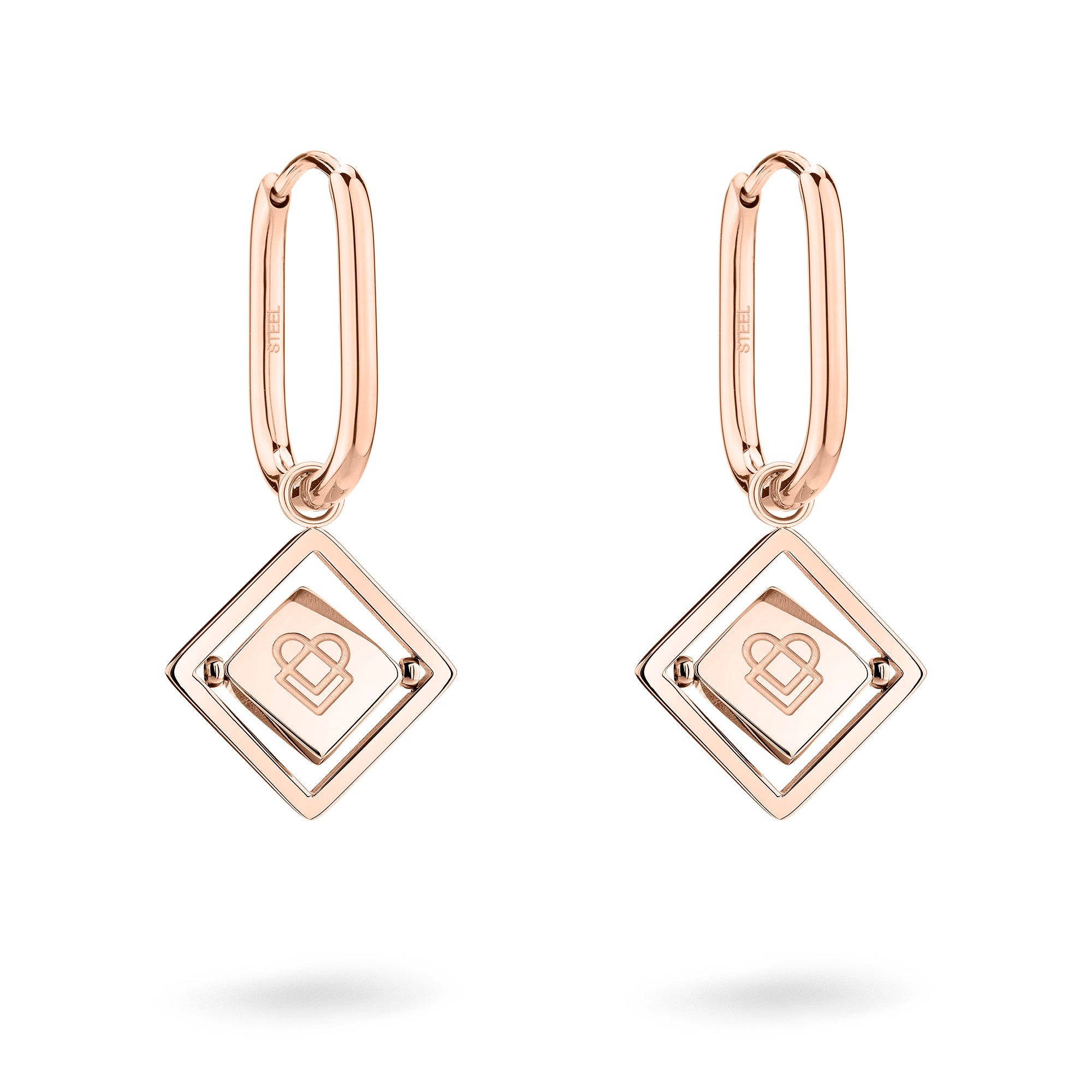 Liebeskind Berlin Ohrhänger in der Farbe roségold, mit einem drehbaren Anhänger mit graviertem Logo auf der einen und graviertem Logoschriftzug auf der anderen Seite; Produktbild