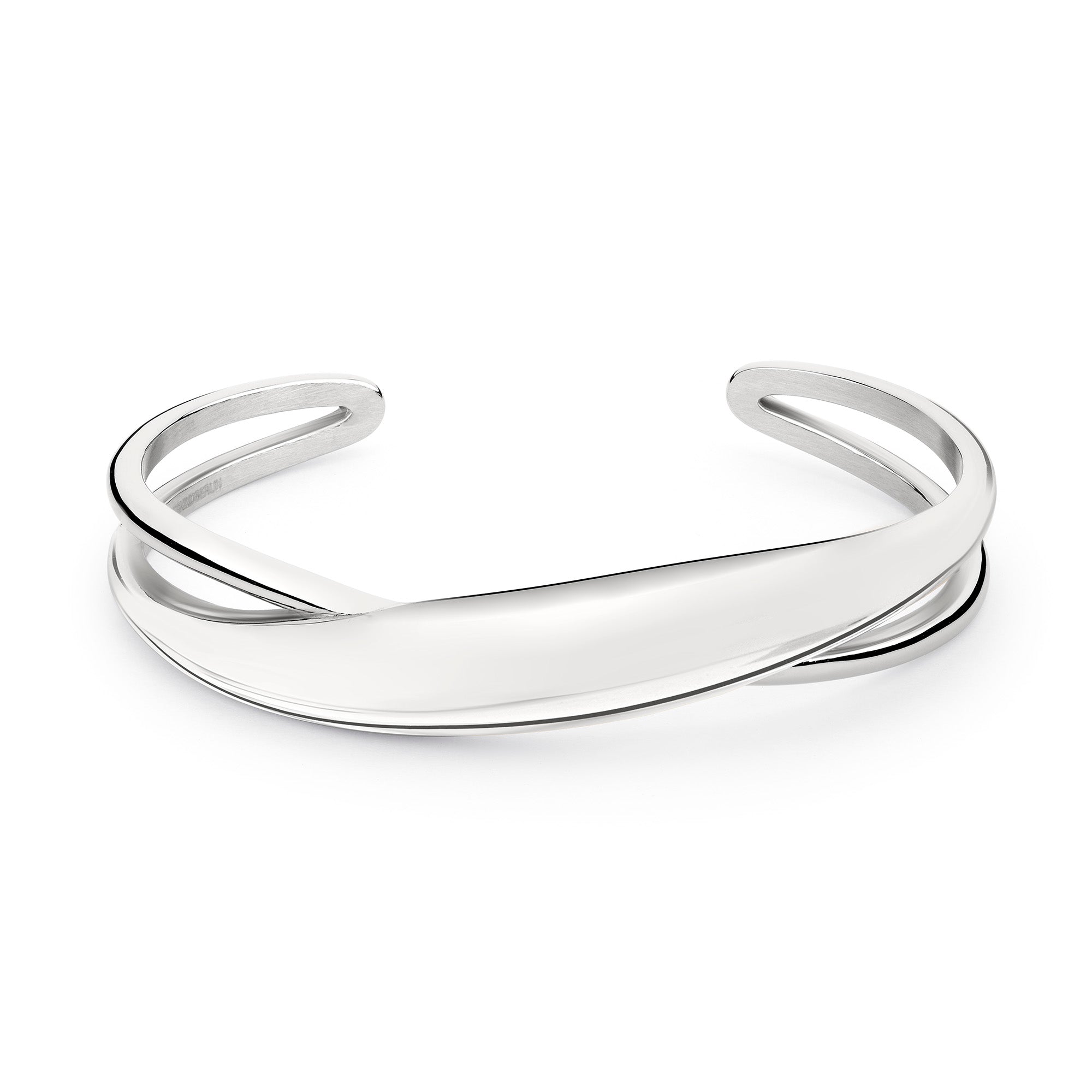 Der LIEBESKIND BERLIN Armreif - The Organic Twist zeichnet sich durch ein glattes, sich überlappendes, organisches Design mit offener Rückseite aus Edelstahl aus, das den charakteristischen Stil von Liebeskind Berlin auf weißem Hintergrund zeigt.