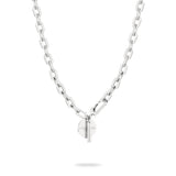Die LIEBESKIND BERLIN Halskette - The Double Tag von Liebeskind Berlin setzt mit großen Gliedern, rundem Anhänger und vertikalem Stab-Charme einen modernen Akzent und vereint stilvolle Eleganz mit trendigem Design.