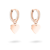 Die LIEBESKIND BERLIN Creole - Layered Love von Liebeskind Berlin präsentiert sich in Roségold mit zartem Herzanhänger und wird stilvoll auf weißem Hintergrund gezeigt.