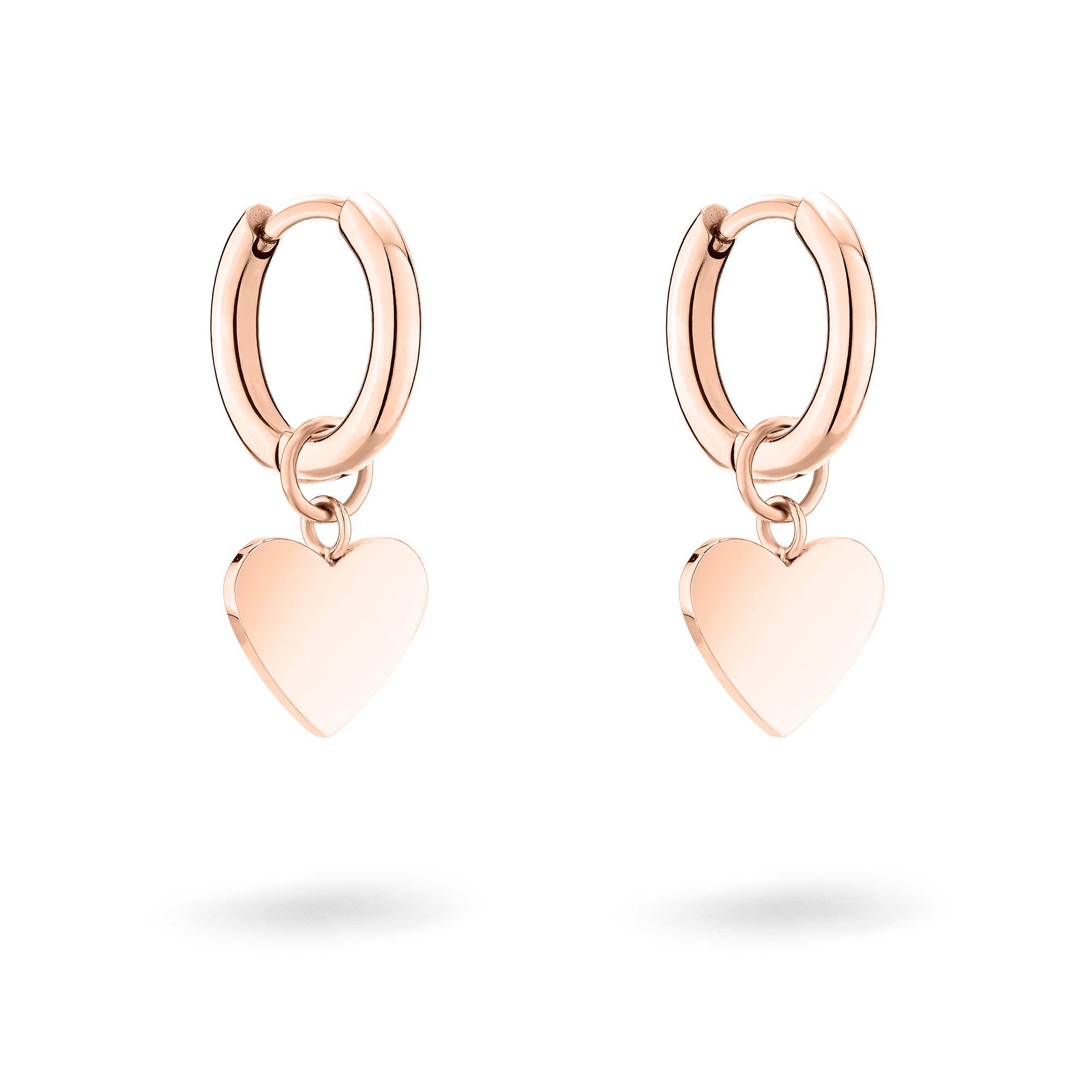 Die LIEBESKIND BERLIN Creole - Layered Love von Liebeskind Berlin präsentiert sich in Roségold mit zartem Herzanhänger und wird stilvoll auf weißem Hintergrund gezeigt.