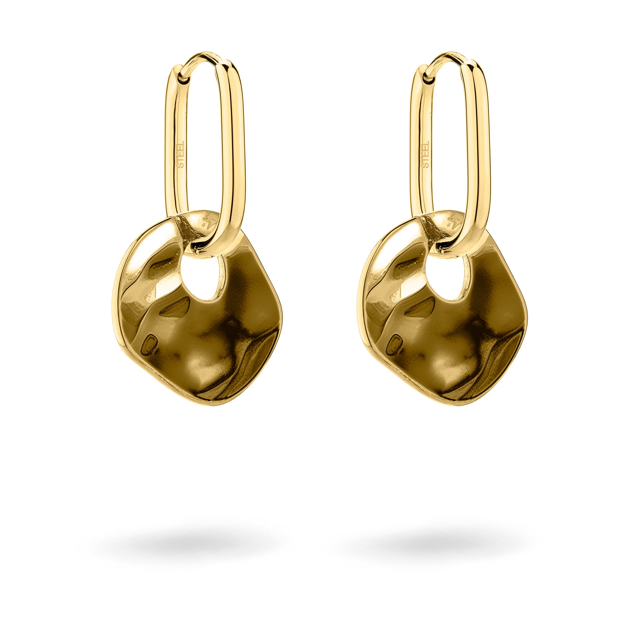 Der Liebeskind Berlin Ohrring - Organic Shapes besteht aus goldenen Tropfenohrringen mit organisch geformten Anhängern an ovalen Reifen - ein modernes Accessoire von Liebeskind Berlin, perfekt für einen zeitgenössischen, abstrakten Stil.