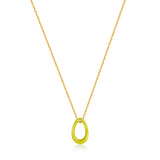 Die Ania Haie Halskette - Neon Yellow Twisted Pendant von Ania Haie ist eine goldene Gliederkette mit einem kleinen, auffälligen ovalen Anhänger in neon-gelber Emaille.