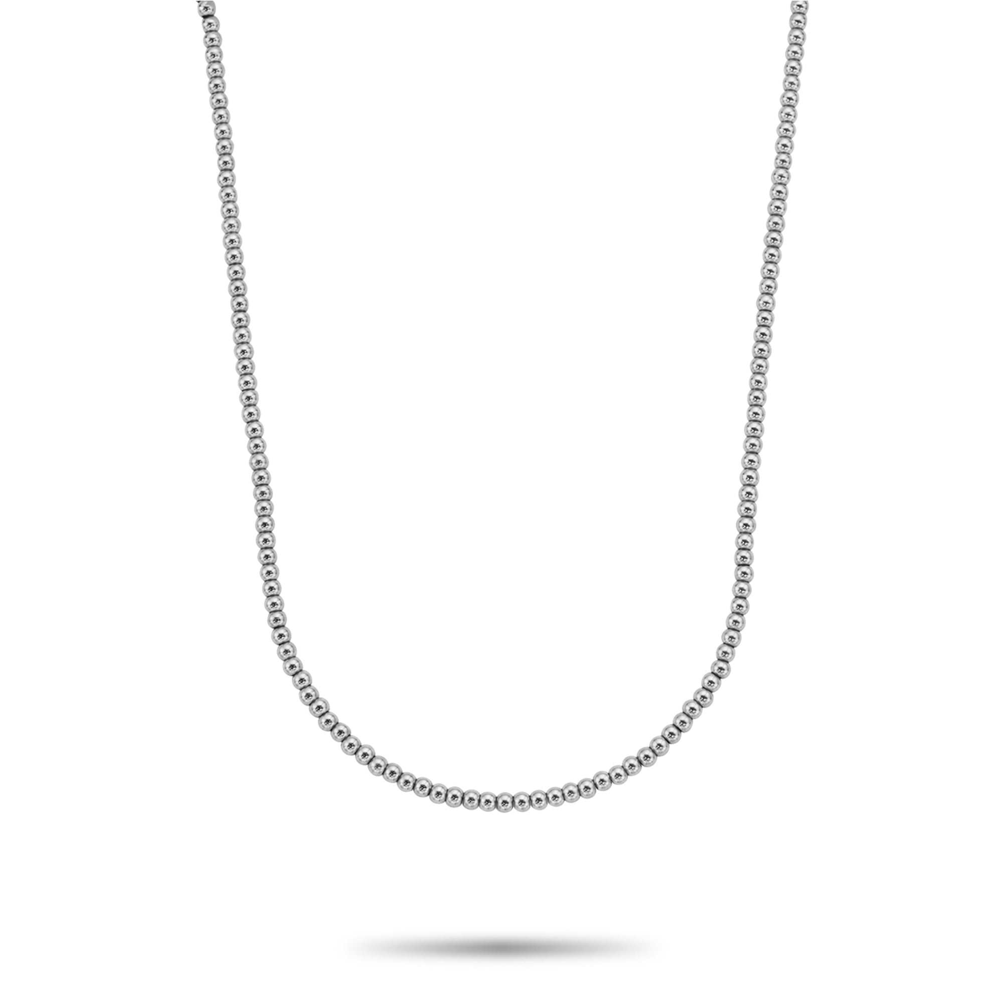 Die Rebel & Rose Halskette - Silver Shine - 3mm ist eine schlichte, zarte Silberkette von Rebel & Rose mit dezenten Hämatit-Akzenten für zusätzlichen Charme - auf weißem Hintergrund.