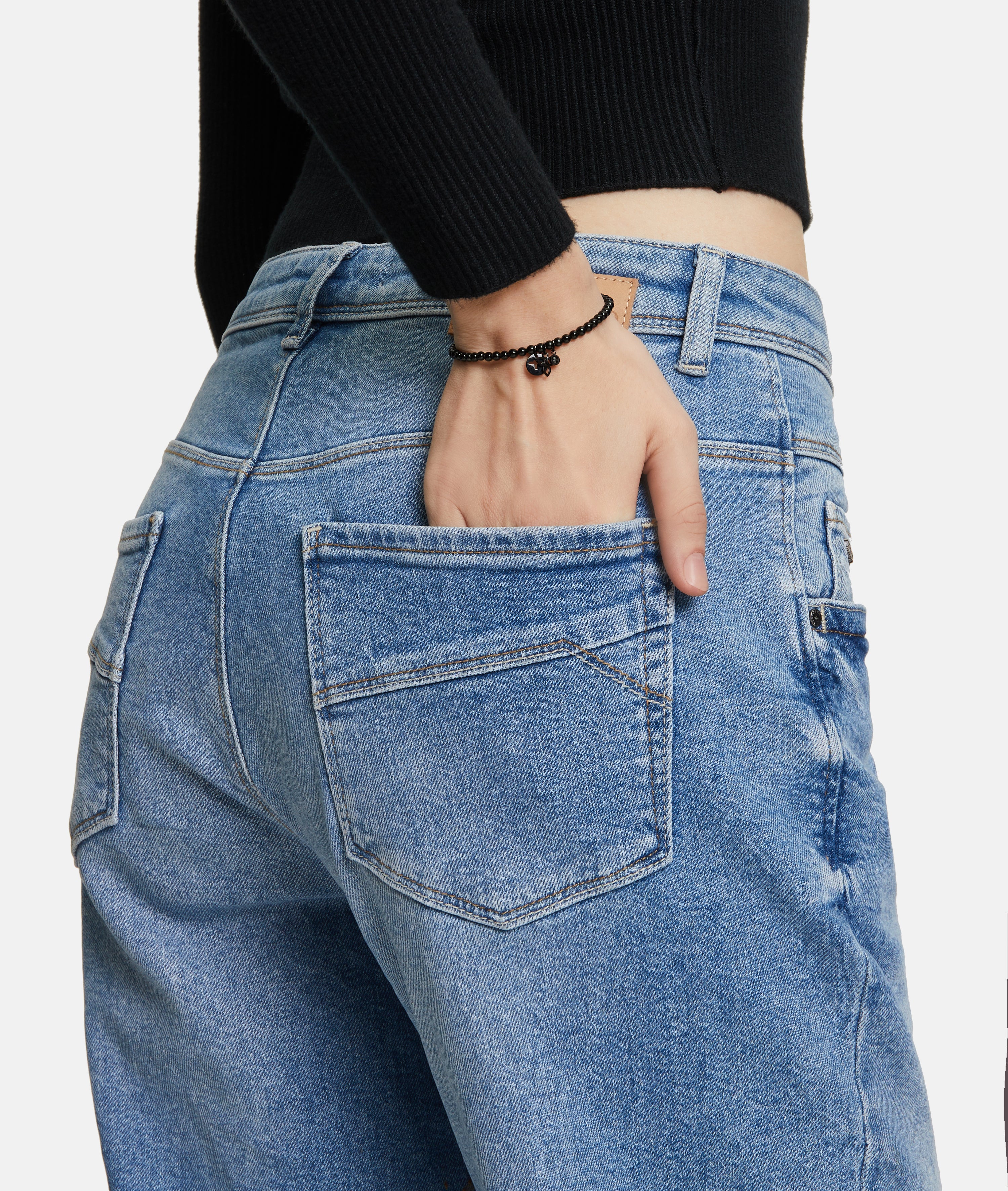 Tamaris Armband bestehend aus schwarzen Edelstahlbeads; Tragebild