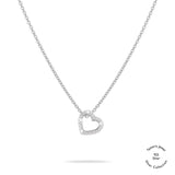 Tamaris Halskette - Sparkling Hearts: Herzanhänger aus 925 Silber mit funkelnden Zirkonia, präsentiert auf weißem Hintergrund. Tamaris Kollektion.