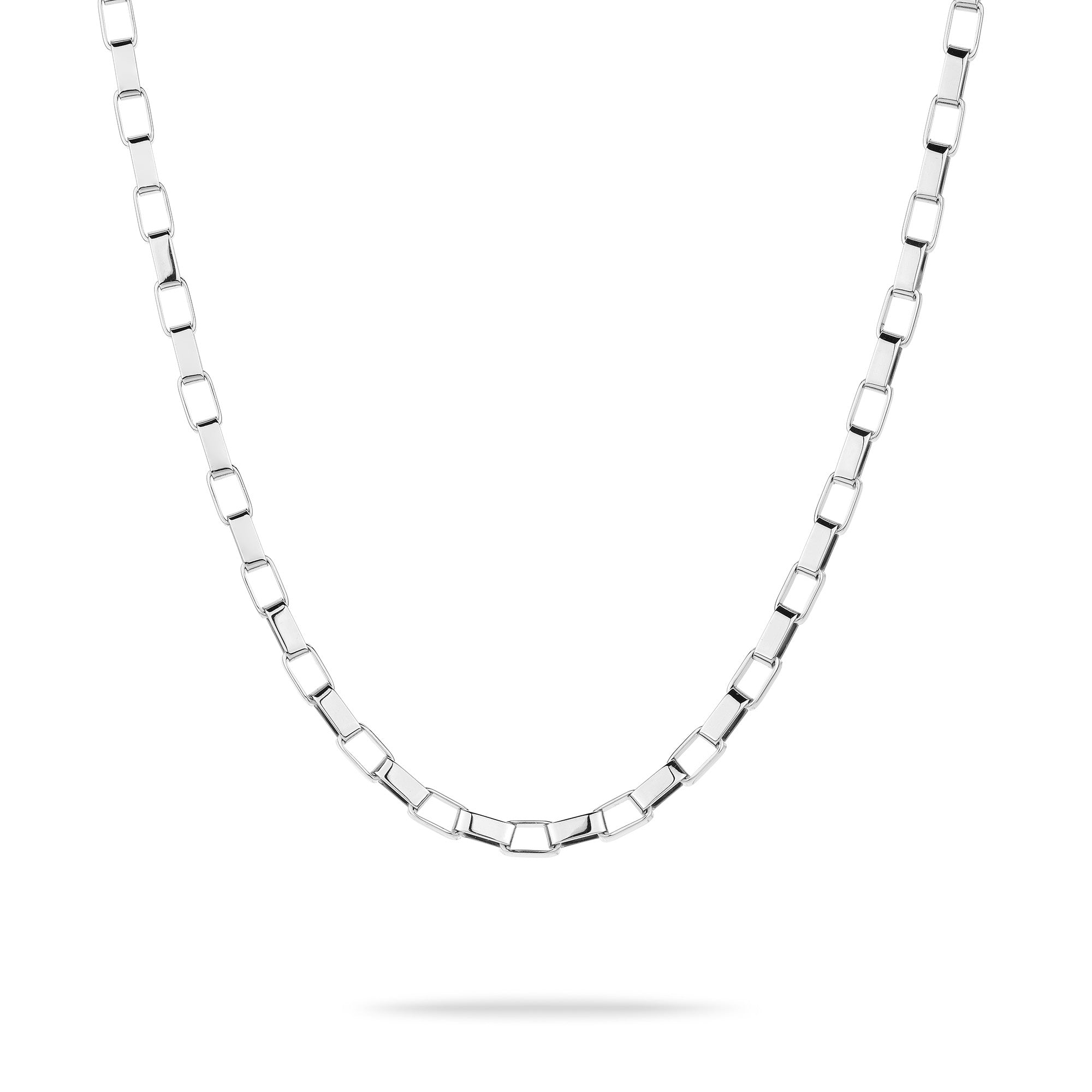 Tamaris Halskette - The Edge: Stilvolle Silberkette von Tamaris mit quadratischen Box-Gliedern, elegant präsentiert auf weißem Hintergrund.