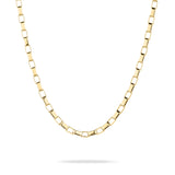 Tamaris Halskette - The Edge von Tamaris auf weißem Hintergrund mit dezentem Schatten - eine elegante rechteckige Gliederkette in Gold, perfekt für jede Gelegenheit.