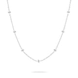 Die Tamaris Halskette - Tiny Tubes von Tamaris ist eine zarte silberne Kette mit kleinen horizontalen Stegen, ein filigranes und elegantes Accessoire - perfekt für dezente Eleganz zu jedem Outfit.