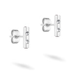 Tamaris Ohrstecker - Tiny Tubes von Tamaris in Silber-Optik, mit zwei kleinen Glassteinen pro Stecker, stilvoll auf weißem Hintergrund präsentiert.