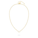 Die Tamaris Halskette - Graffiti Heart von Tamaris ist eine zarte Goldkette mit einem offenen Herzanhänger im Graffiti-Stil und verstellbarem Verschluss - das perfekte Accessoire für Frauen zu jedem Outfit. Präsentiert auf weißem Hintergrund.