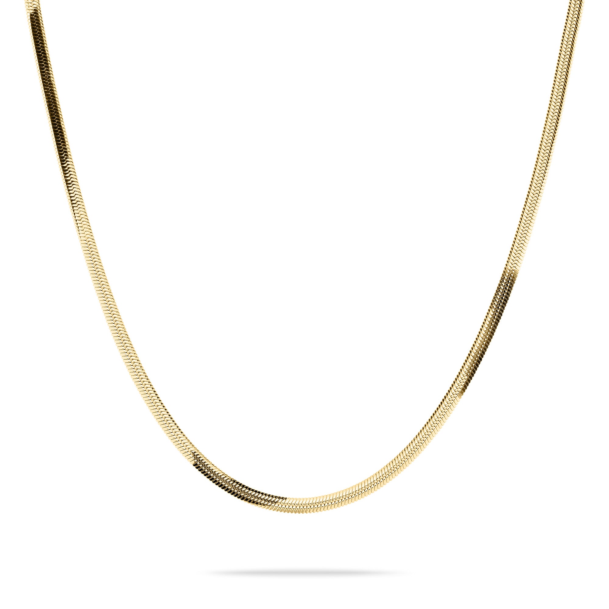 Eine schlichte goldene Halskette aus dem Tamaris Set - The Layer von Tamaris, dargestellt auf weißem Hintergrund.