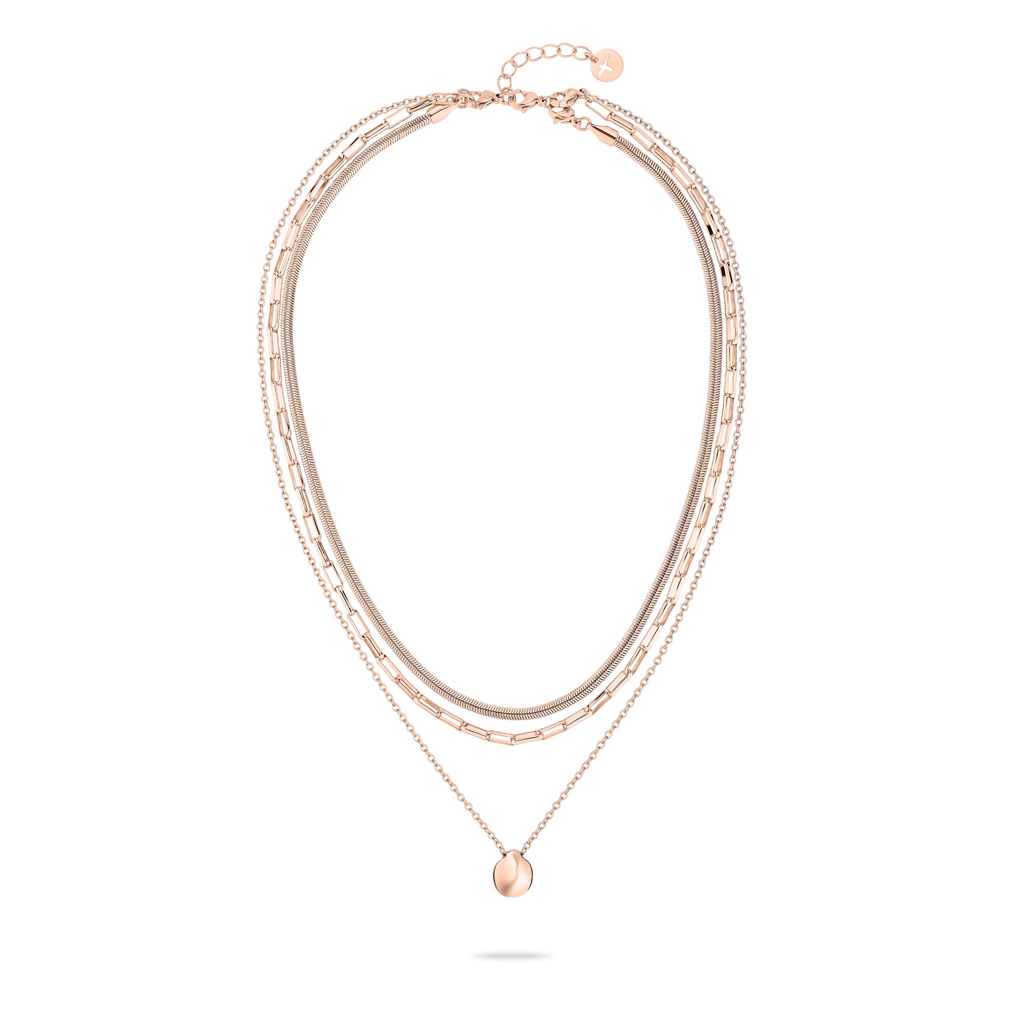 Die Tamaris Halskette - Modern Layering besteht aus drei roségoldenen Ketten mit einem runden Anhänger im Schlangenketten-Stil, ideal für schicke Lagenlooks. Abgebildet auf weißem Hintergrund. Marke: Tamaris.
