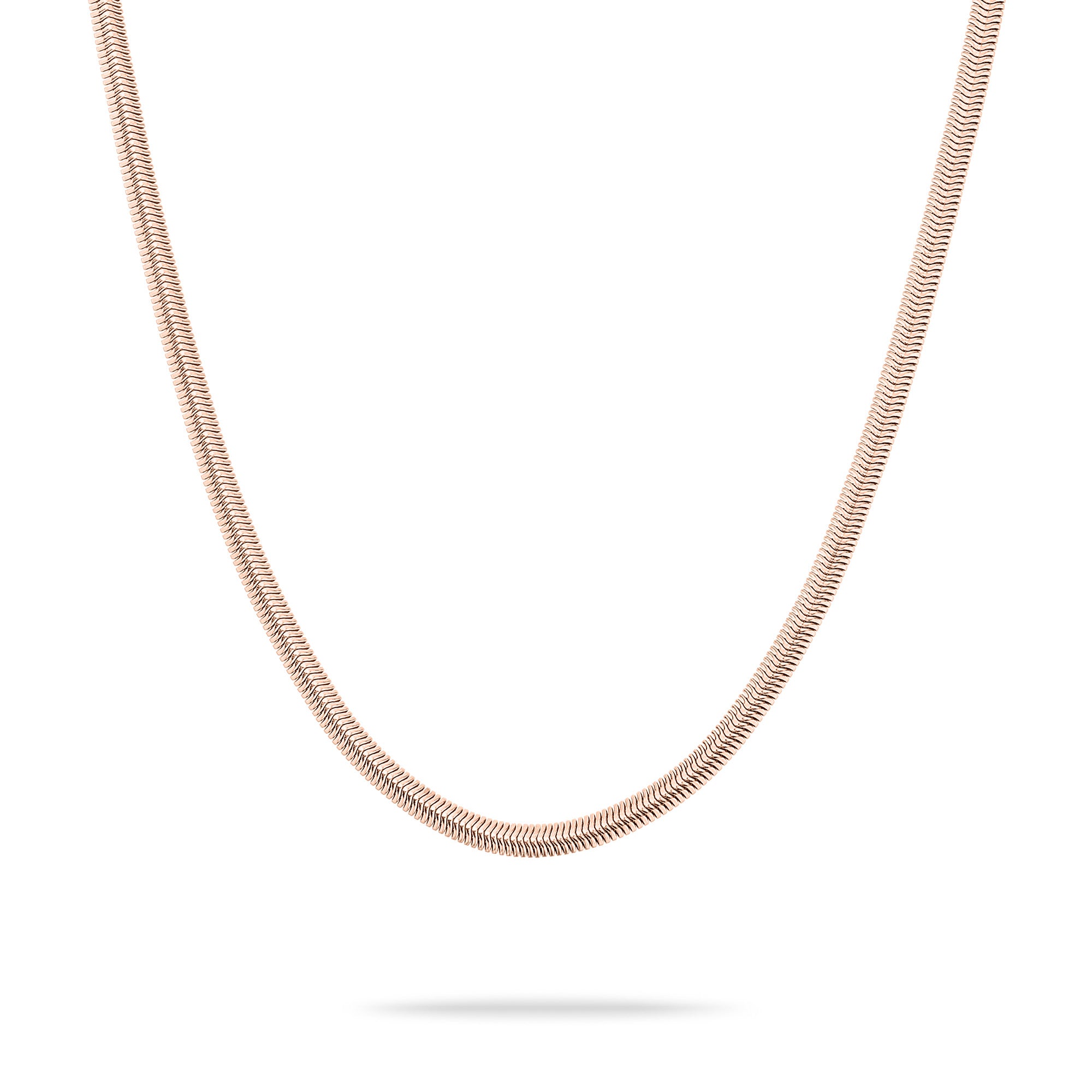 Die Tamaris Halskette - Modern Layering in Roségold ist eine schlichte Halskette auf weißem Grund, die sich perfekt allein oder mit Ihren Lieblingsketten mit Anhänger von Tamaris kombinieren lässt.
