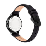 Die Tamaris Armbanduhr - Romantic Flowers, von hinten gesehen, hebt ihr Edelstahlgehäuse und die Schließe hervor.