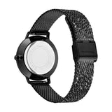 Rückansicht der Tamaris Armbanduhr - Sparkle Up von Tamaris. Das Netzband und das runde Gehäuse unterstreichen ihr elegantes Design.
