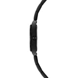 Die Seitenansicht der Tamaris Armbanduhr - The Cool One zeigt ihr schwarzes, minimalistisches Design mit rundem Gehäuse, Krone, schlankem Profil und elegantem Edelstahl-Damenarmband.