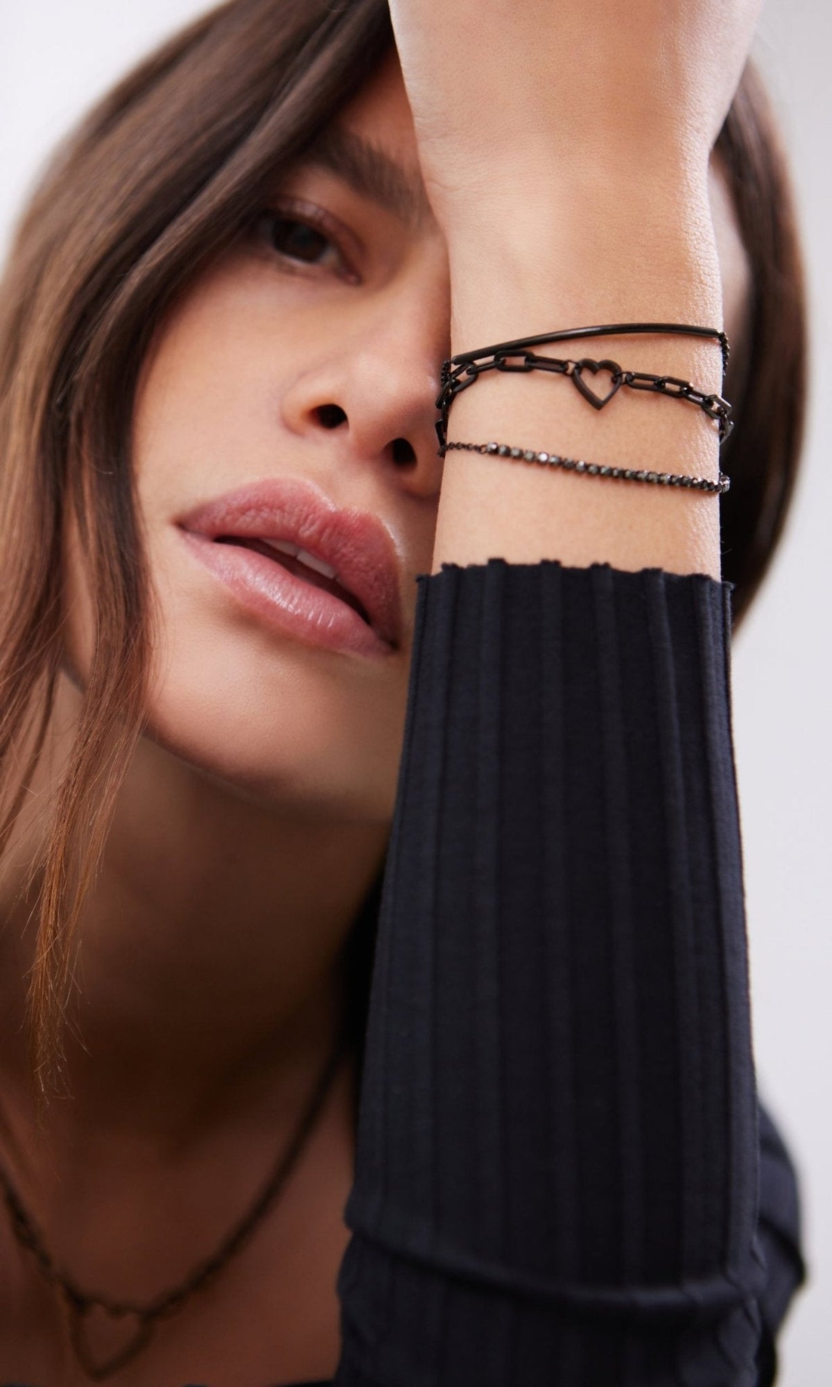 Schwarzer Schmuck für Dein perfektes Halloween-Outfit - Cool | Time