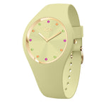 Die ICE Watch Armbanduhr - Cosmos 37 Matcha von ICE Watch besticht durch ihr hellgelbes Design mit goldenen Akzenten und bunten Kristallindexen, die jedes Outfit zum Strahlen bringen.