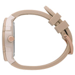 Ice Watch Armbanduhr mit dreifacher, beigem Zifferblattanzeige, langgezogenem, beigem Aluminiumgehäuse mit beigem Topring und beigem Silikonband; Seitenansicht