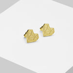 Liebeskind Berlin Set in der Farbe gold mit Kette mit grafischem Herzanhänger und Ohrstecker mit grafischem Herzmoitiv Produktbild