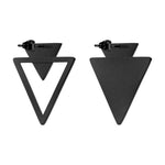 Liebeskind Berlin Ohrhänger mit zwei grafischen, unsymmetrischen Dreieckselementen in der Farbe schwarz; Rückansicht