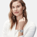 Liebeskind Berlin Armbanduhr - The Basic Must-Have mit austauschbarem Lederarmband; in der Farbe silber Tragebild